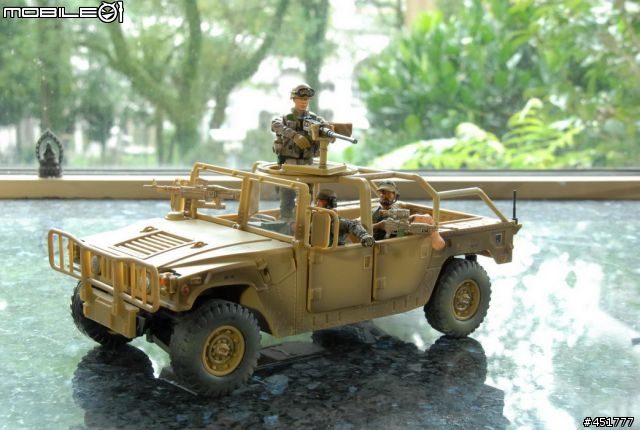 1/18 黑鷹直昇機+ OH-58D KIOWA (圖多,小心)