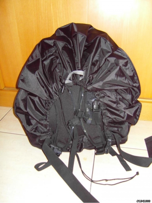Oakley SURF BACKPACK 不專業之開箱文+實背照