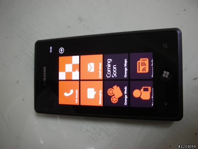 目前市面最強的WP7 SAMSUNG OMNIA 7 開箱文................