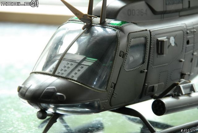 1/18 黑鷹直昇機+ OH-58D KIOWA (圖多,小心)