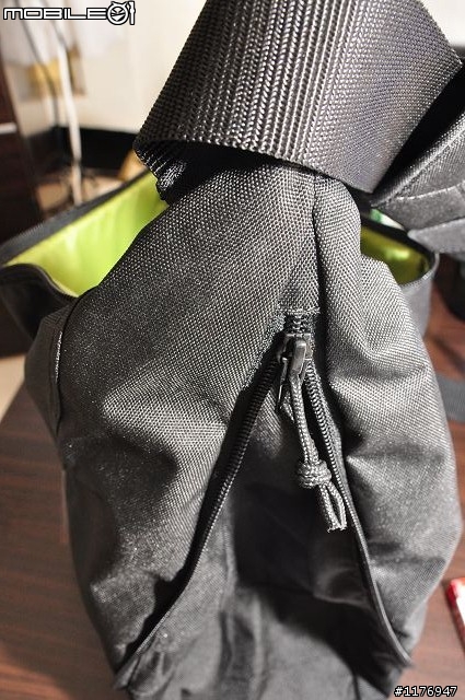 lowepro飛行家開箱和測試,加贈與SlingShot 100AW彈弓手的比較