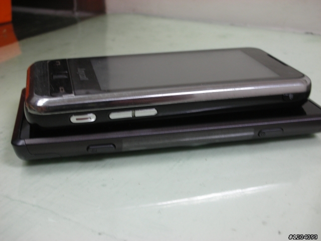 目前市面最強的WP7 SAMSUNG OMNIA 7 開箱文................