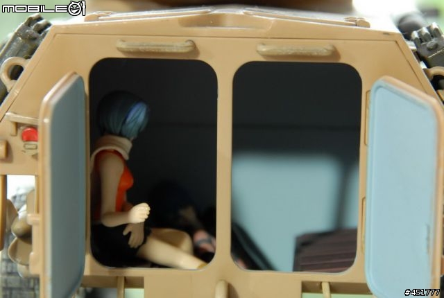 1/18 黑鷹直昇機+ OH-58D KIOWA (圖多,小心)