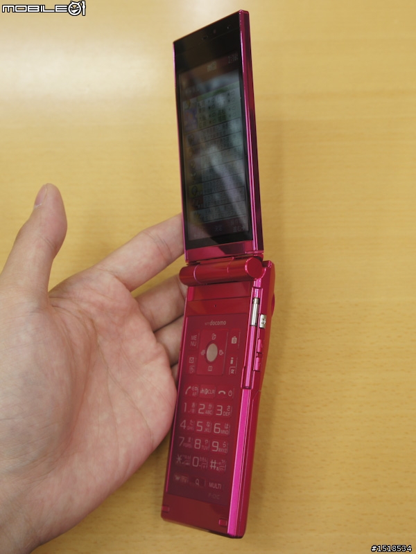 docomo PRIME series F-01C by Fujitsu 預定2010年11月發售