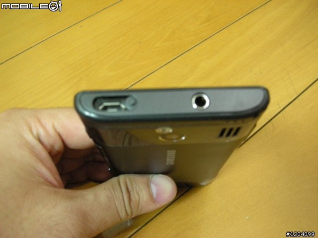 目前市面最強的WP7 SAMSUNG OMNIA 7 開箱文................