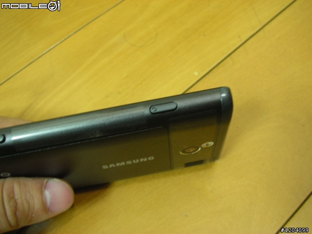 目前市面最強的WP7 SAMSUNG OMNIA 7 開箱文................