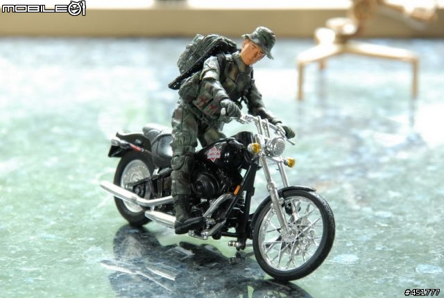 1/18 黑鷹直昇機+ OH-58D KIOWA (圖多,小心)