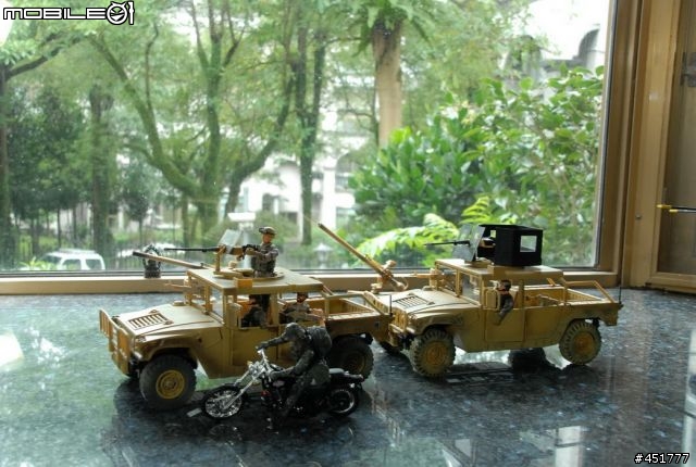 1/18 黑鷹直昇機+ OH-58D KIOWA (圖多,小心)