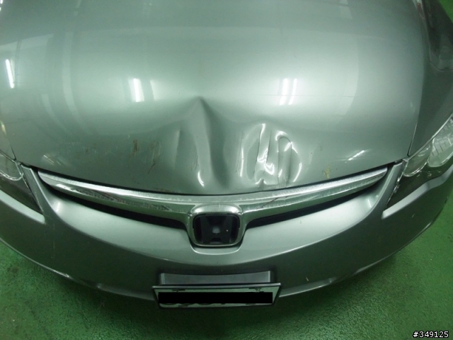 Civic 8 引擎蓋撞凹該如何修?