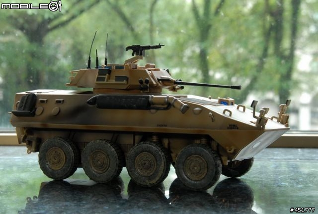1/18 黑鷹直昇機+ OH-58D KIOWA (圖多,小心)