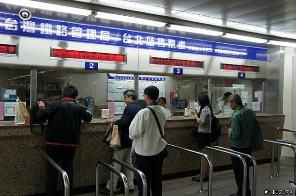 【環島新巴客】梅姬颱風風雨中,從台北花蓮墾丁高雄彰化台北環島一圈紀錄