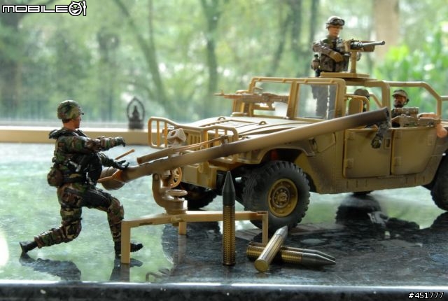 1/18 黑鷹直昇機+ OH-58D KIOWA (圖多,小心)