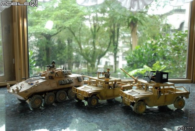 1/18 黑鷹直昇機+ OH-58D KIOWA (圖多,小心)