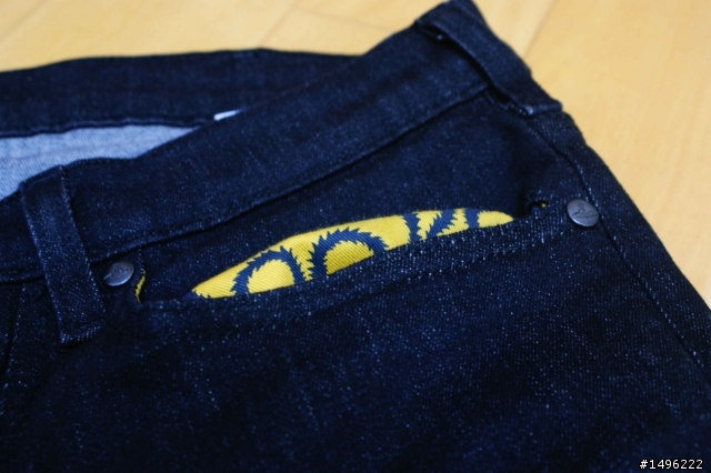 Vivienne Westwood X LEE 之黑牛來襲11/11補上實穿照