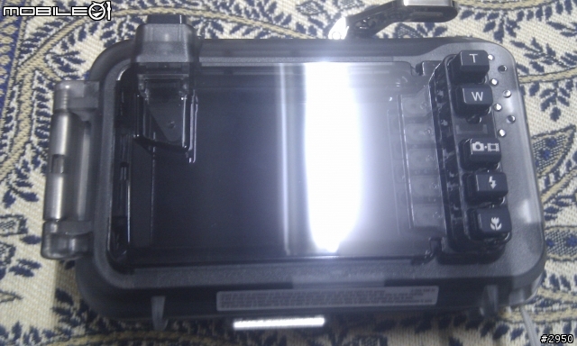 邁入3D世界的時尚隨身機 -- Sony TX9 加上同場放映專屬潛水盒