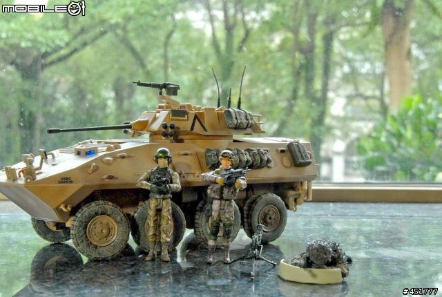 1/18 黑鷹直昇機+ OH-58D KIOWA (圖多,小心)