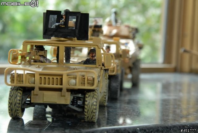 1/18 黑鷹直昇機+ OH-58D KIOWA (圖多,小心)