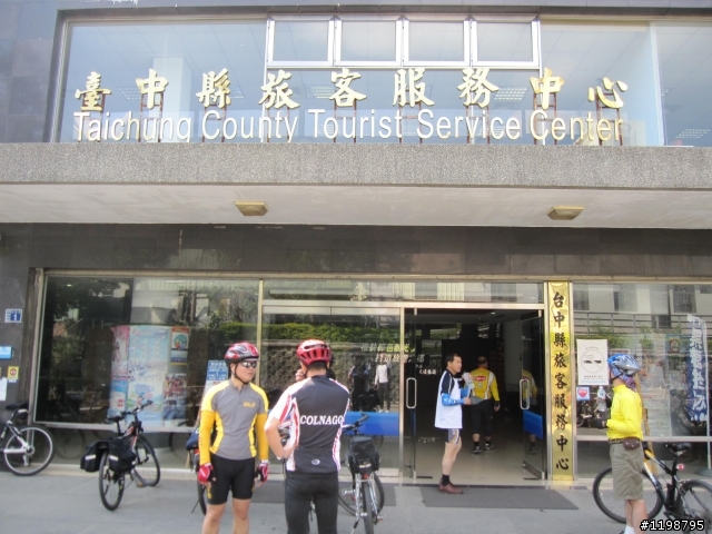台中【新社】單車二日遊...餐廳老闆超厲害 還會即興演奏薩克斯風