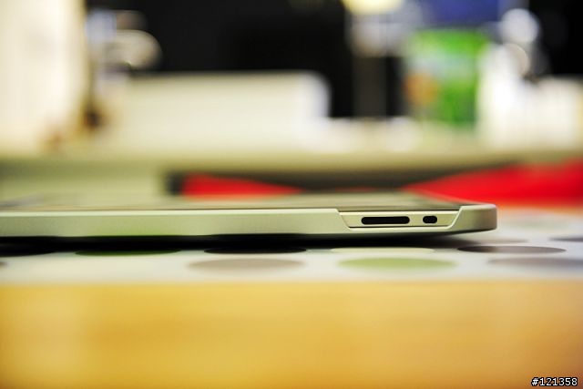 (ipad的周邊小物)買了iPad,也該為iPad添點行頭了!Moshi iVisor XT、iGlaze以及Moshi Concerti for iPad分享!