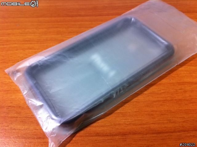 iPhone4 bumper 申請之峰迴路轉