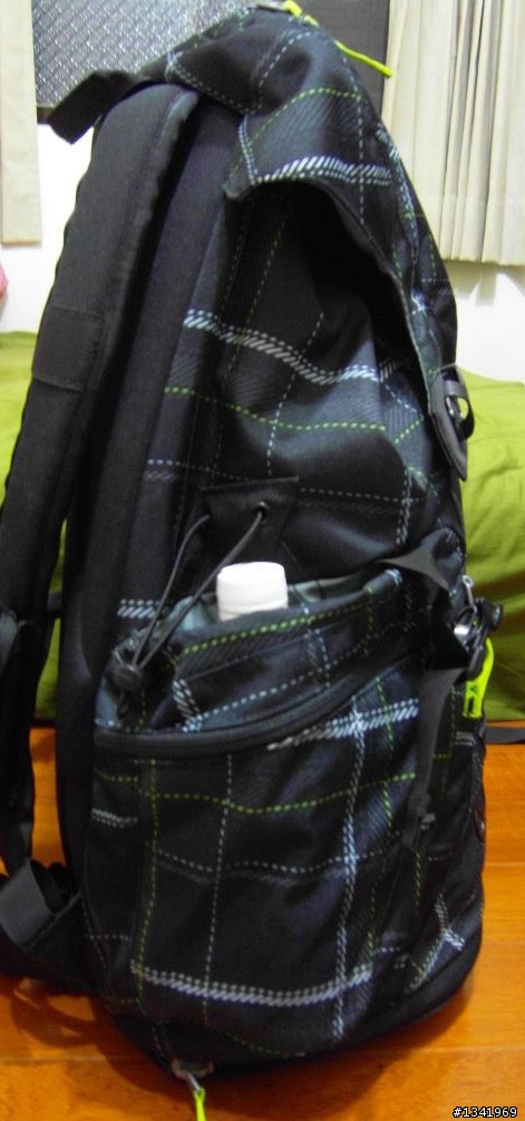 Oakley SURF BACKPACK 不專業之開箱文+實背照