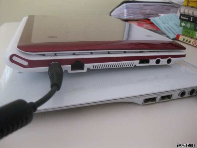 1萬元以內的Netbook: Samsung N148 開箱