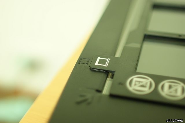 只有A4大小但卻能掃描A3以上文件的EPSON Perfection V330 PHOTO