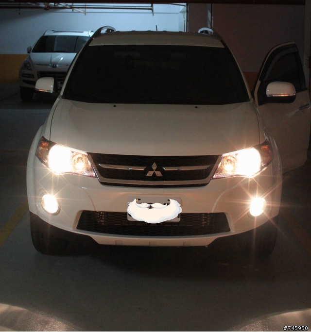 【開箱】白色All New Outlander 2010小改款 (尊貴型4WD)