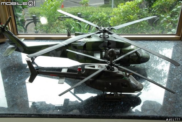 1/18 黑鷹直昇機+ OH-58D KIOWA (圖多,小心)