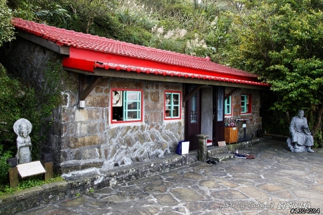 古道芒花入寒意、燈塔天眼通佛門-草嶺古道芒花季、三貂角燈塔、靈鳩山