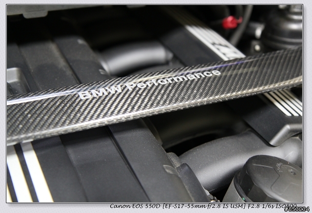【分享】BMW Performance Carbon Fiber Strut Brace 開箱文