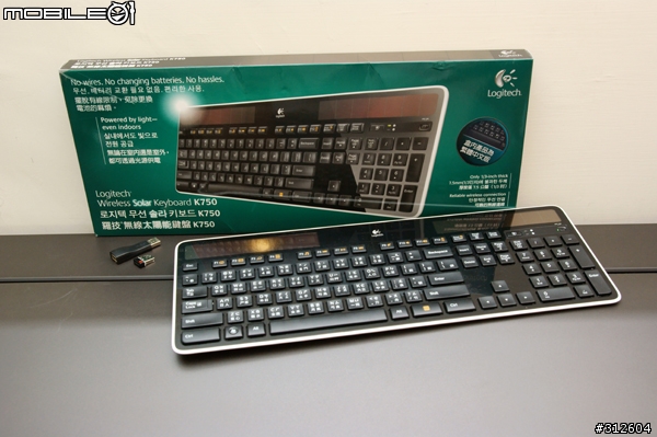 檯燈就夠了!羅技K750太陽能無線鍵盤開箱實測