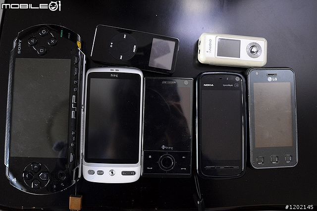 【開箱】"白色版"HTC Desire 入手分享 新增:"7機疊疊樂" ~有疊有分加?
