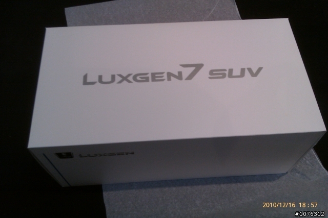 LUXGEN SUV 1:18 模型車開箱文..新增圖片