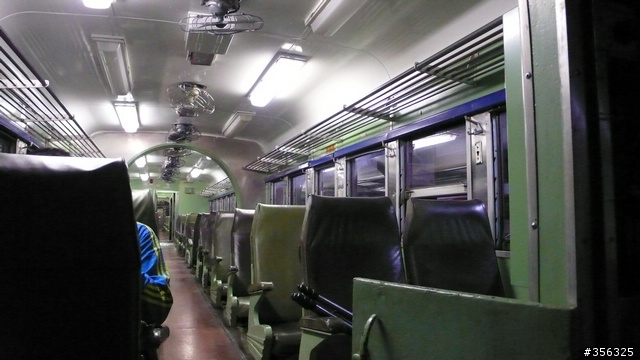 白鐵仔,藍皮車--花東火車懷舊之旅