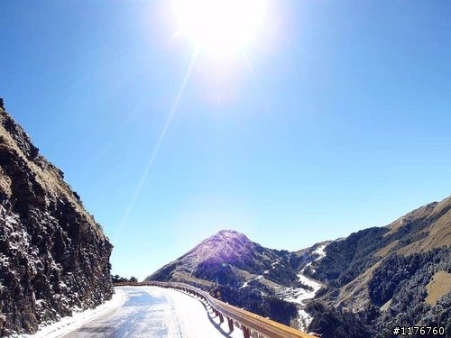 載著 HONDA MOTOCOMPO モトコンポ 合歡山賞雪之旅 !