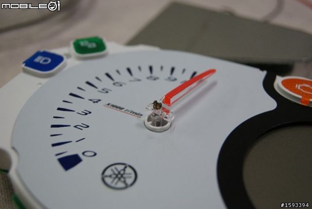 (分享)五期新勁戰 DIY電壓表