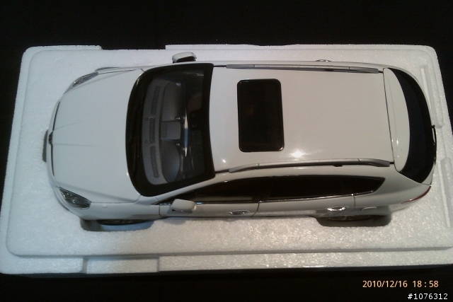 LUXGEN SUV 1:18 模型車開箱文..新增圖片