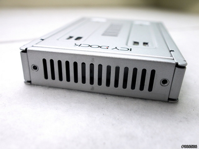 2.5吋磁碟機的新家-ICYDOCK MB982IP-1S 轉接盒