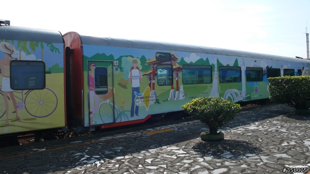 白鐵仔,藍皮車--花東火車懷舊之旅