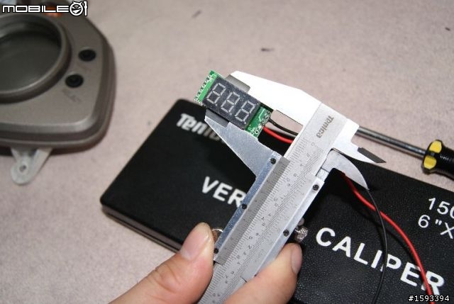 (分享)五期新勁戰 DIY電壓表