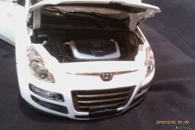 LUXGEN SUV 1:18 模型車開箱文..新增圖片