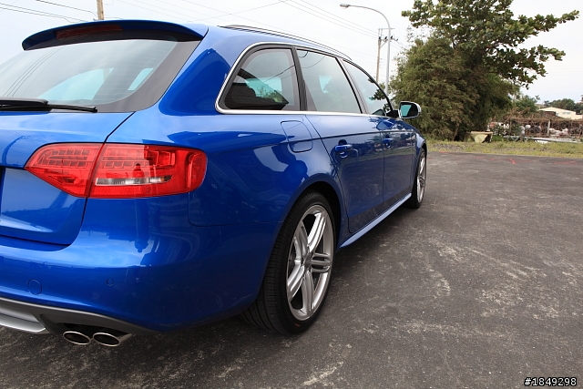 (更新 Caractere空力套件)B8 S4 AVANT 5N藍 開箱