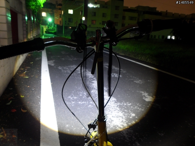 ﹝開箱﹞ CREE XM-L(新款LED)魚眼變焦戰術手電筒(已新增光斑圖)