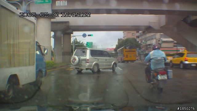 (急)..肇事逃逸...幫忙找車牌...有高手可以幫忙解析車牌嘛....