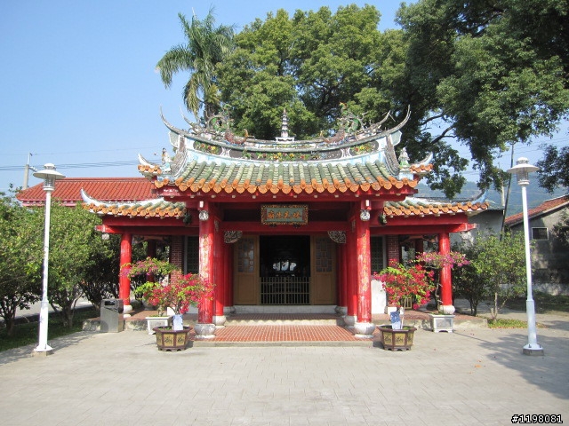踏雪尋梅