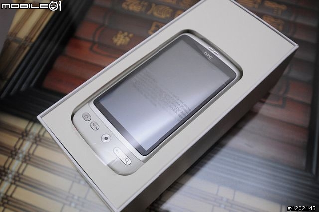 【開箱】"白色版"HTC Desire 入手分享 新增:"7機疊疊樂" ~有疊有分加?