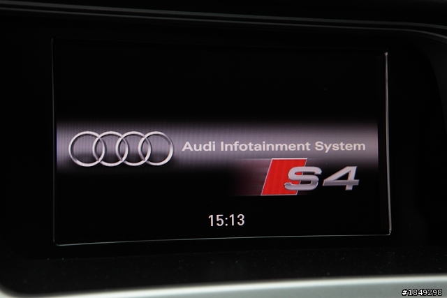 (更新 Caractere空力套件)B8 S4 AVANT 5N藍 開箱