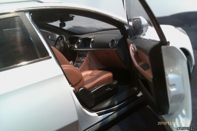 LUXGEN SUV 1:18 模型車開箱文..新增圖片