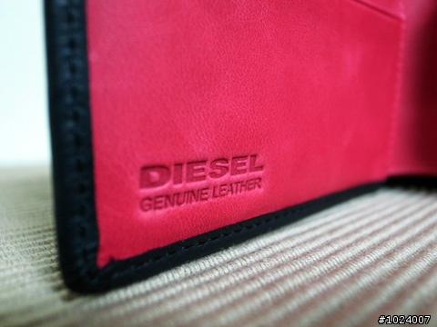 【悶騷開箱】diesel紅吱吱皮夾